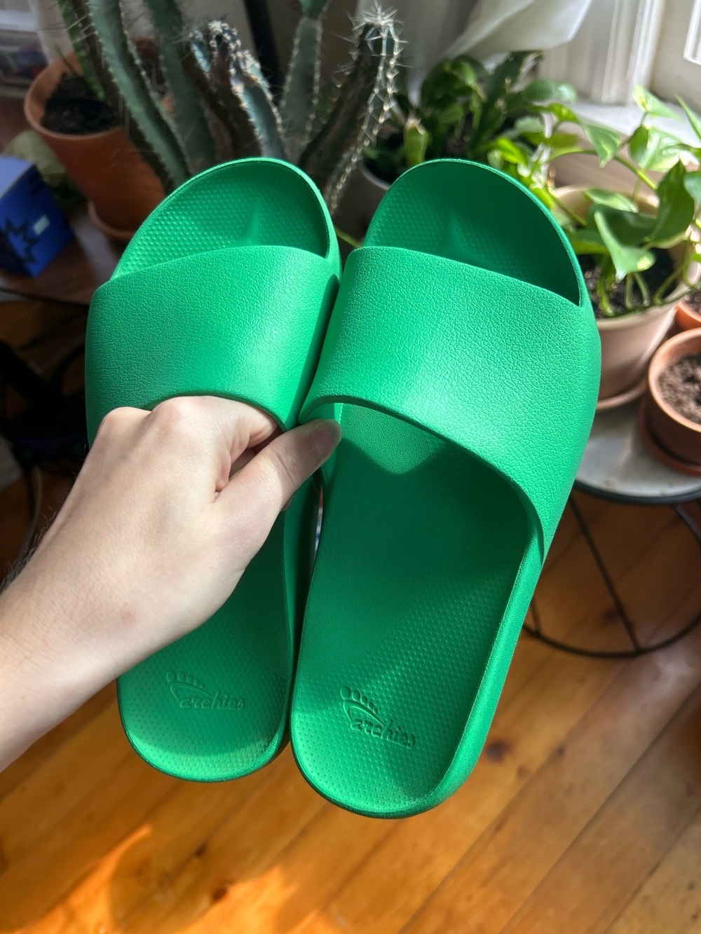 Archies support slides sandals 7 green women’s